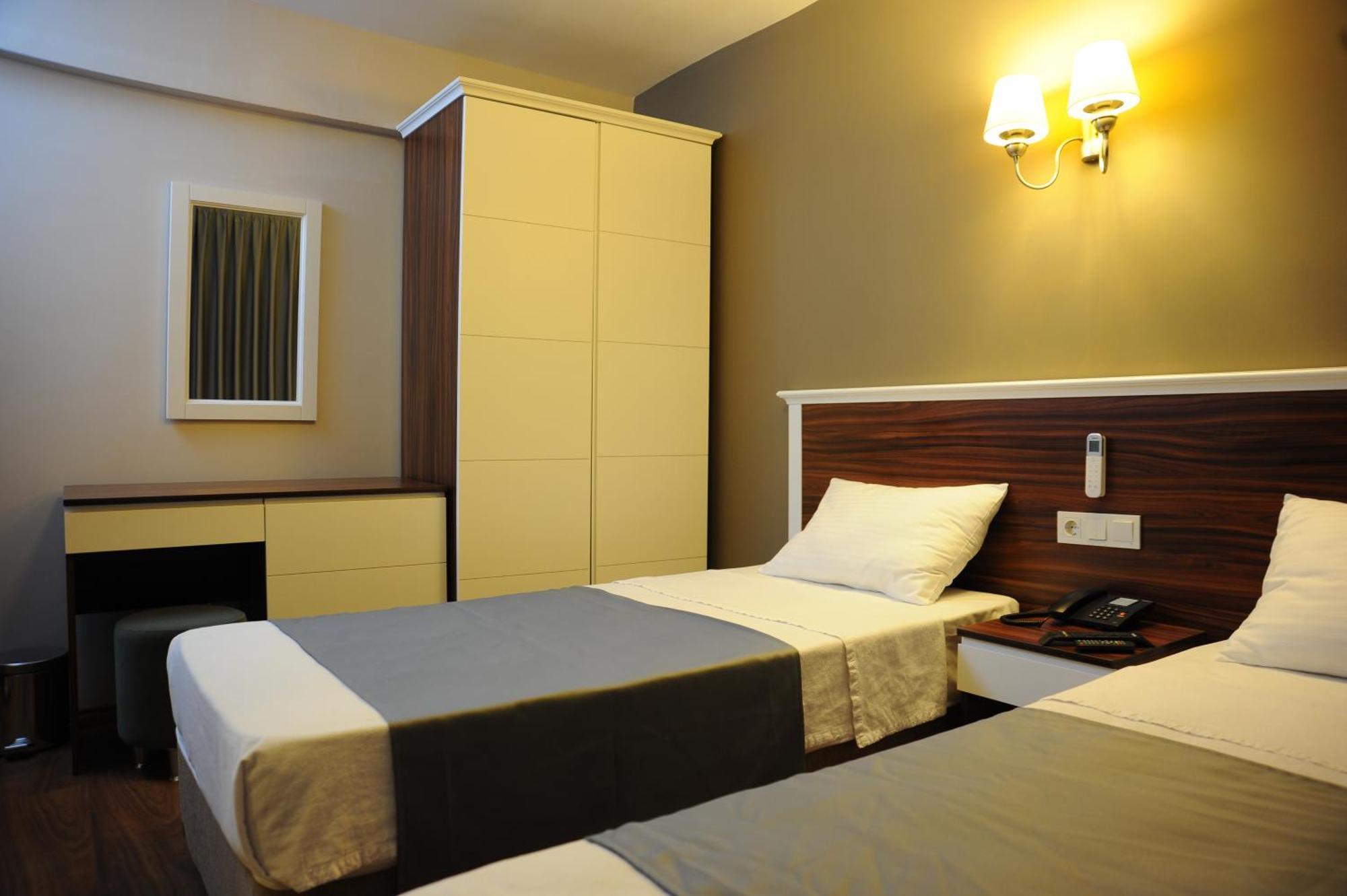 Deniz Palace Hotel Istanbul Exterior photo